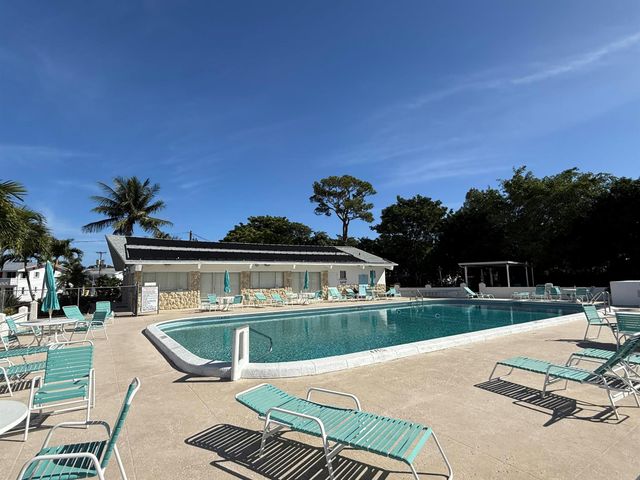 2204 Lake Osborne Drive 5, Lake Worth Beach, FL 33461