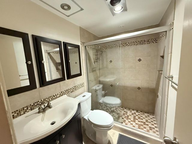 2204 Lake Osborne Drive 5, Lake Worth Beach, FL 33461