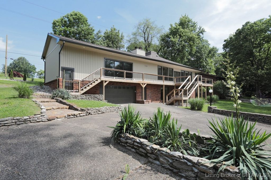 122 Hertzsch Road, Jeffersonville, IN 47130