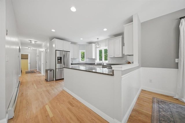7 Stony Point Dr, Londonderry, NH 03053