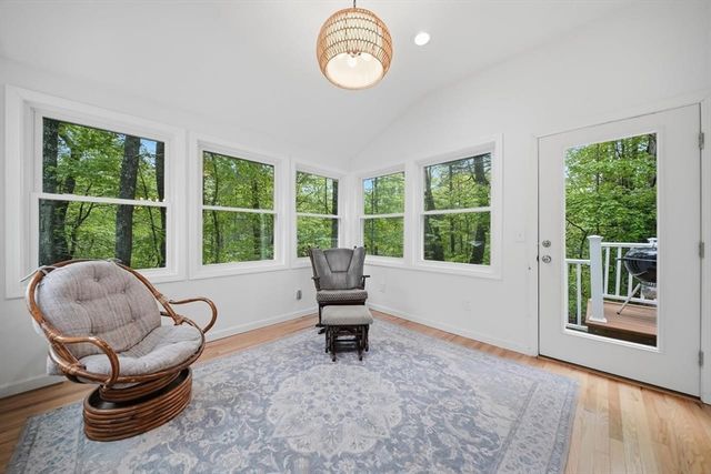 7 Stony Point Dr, Londonderry, NH 03053