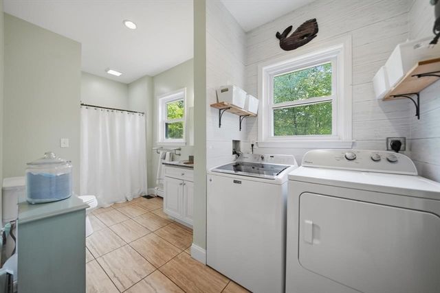 7 Stony Point Dr, Londonderry, NH 03053