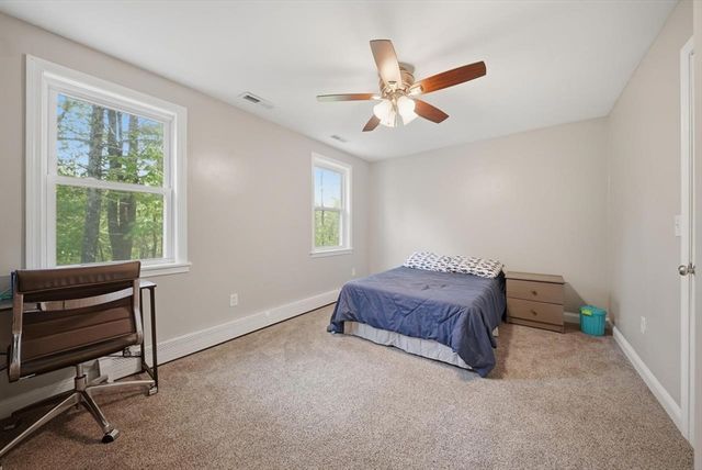 7 Stony Point Dr, Londonderry, NH 03053