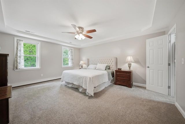 7 Stony Point Dr, Londonderry, NH 03053