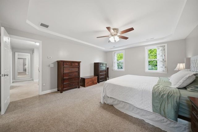 7 Stony Point Dr, Londonderry, NH 03053