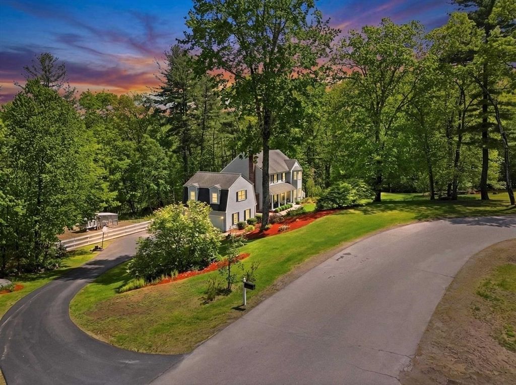 7 Stony Point Dr, Londonderry, NH 03053