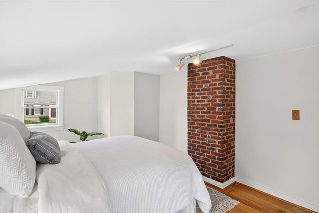 5 Pleasant St Unit A, Dennis, MA 02639