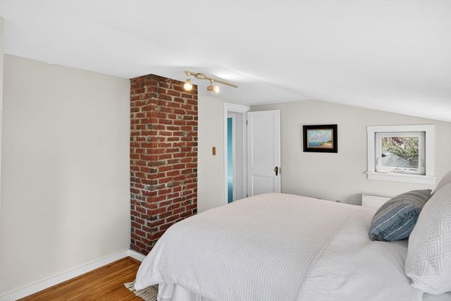 5 Pleasant St Unit A, Dennis, MA 02639