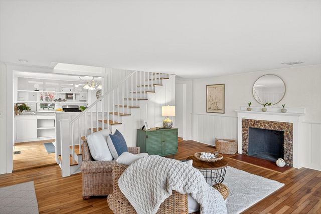 5 Pleasant St Unit A, Dennis, MA 02639