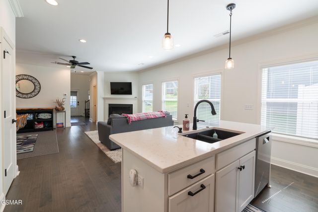 1722 Melton Meadows Drive, Maryville, TN 37803
