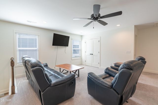 1722 Melton Meadows Drive, Maryville, TN 37803