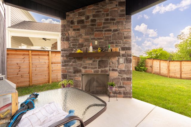 1722 Melton Meadows Drive, Maryville, TN 37803