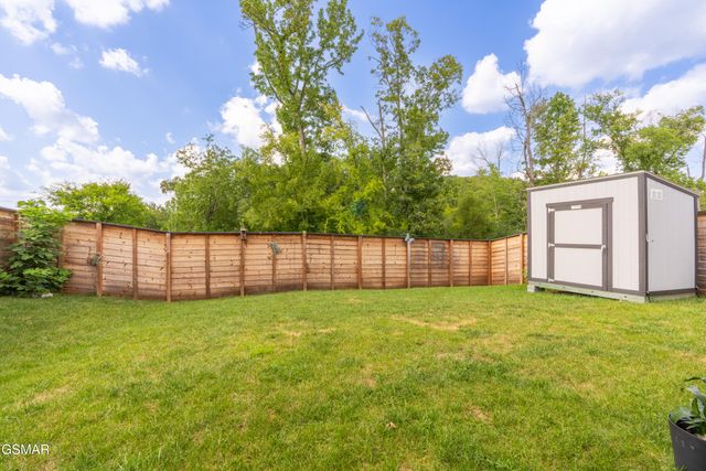 1722 Melton Meadows Drive, Maryville, TN 37803