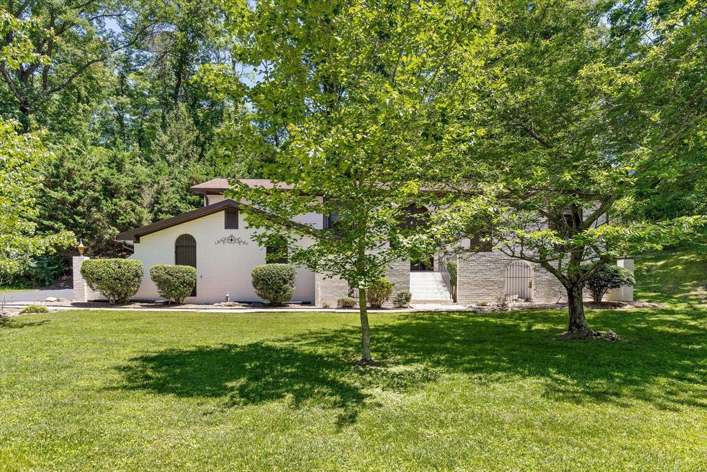 135 Palisades Drive, Signal Mountain, TN 37377