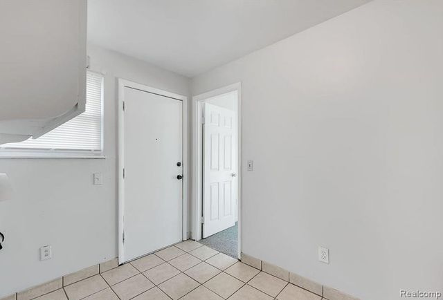 6431 Centralia Street, Dearborn Heights, MI 48127