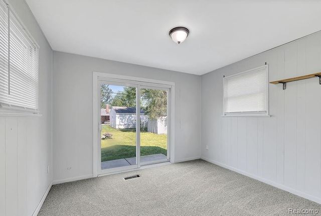 6431 Centralia Street, Dearborn Heights, MI 48127