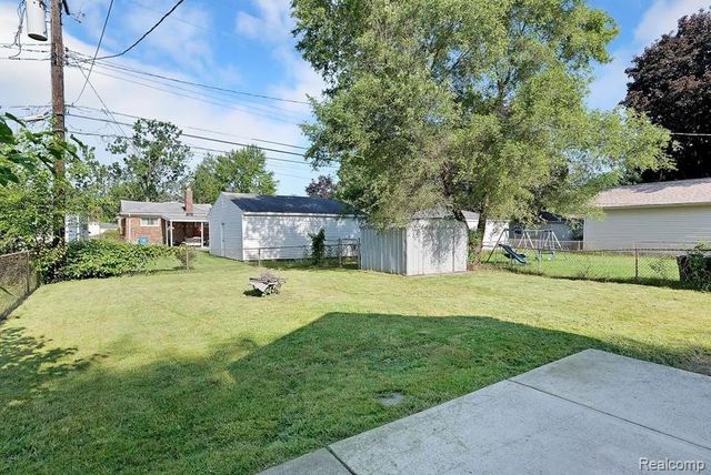 6431 Centralia Street, Dearborn Heights, MI 48127