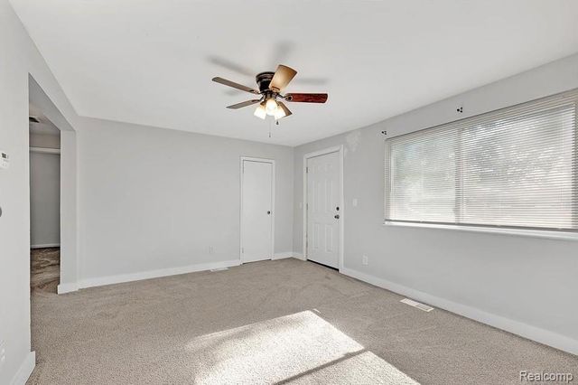 6431 Centralia Street, Dearborn Heights, MI 48127