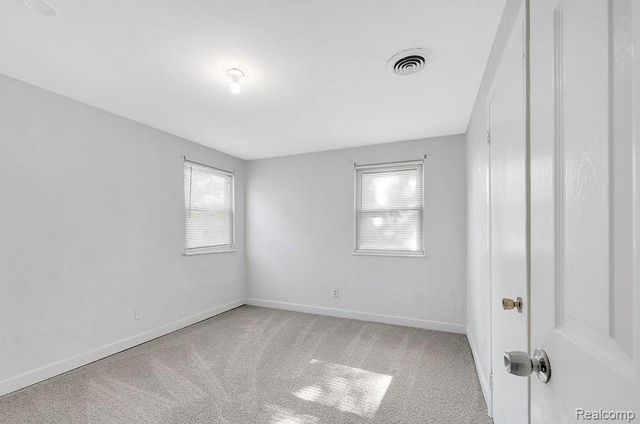 6431 Centralia Street, Dearborn Heights, MI 48127
