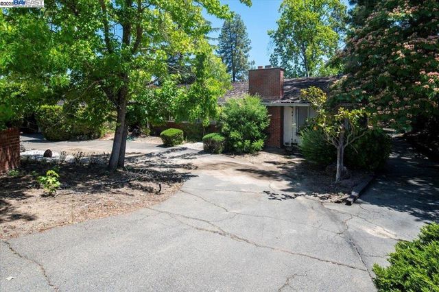 196 Crest Ave, Alamo, CA 94507