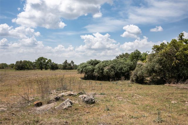 4254 FM 180 RD, Ledbetter, TX 78946