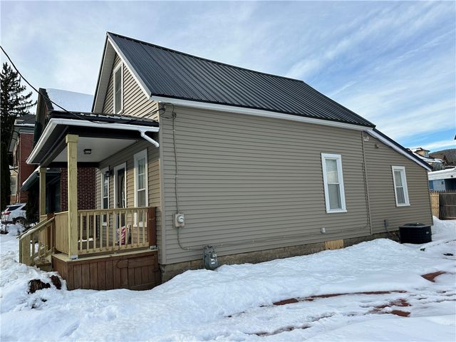 11 Leland Avenue, Bradford City, PA 16701