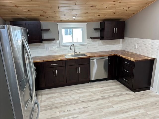 11 Leland Avenue, Bradford City, PA 16701