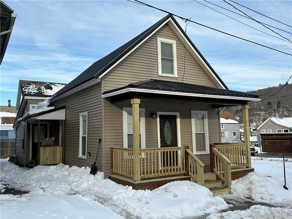 11 Leland Avenue, Bradford City, PA 16701