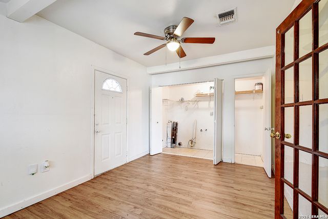 415 Blakeley Dr, San Antonio, TX 78209