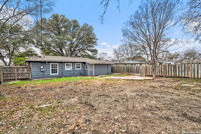 415 Blakeley Dr, San Antonio, TX 78209