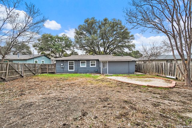 415 Blakeley Dr, San Antonio, TX 78209