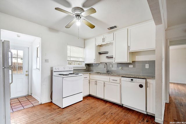 415 Blakeley Dr, San Antonio, TX 78209