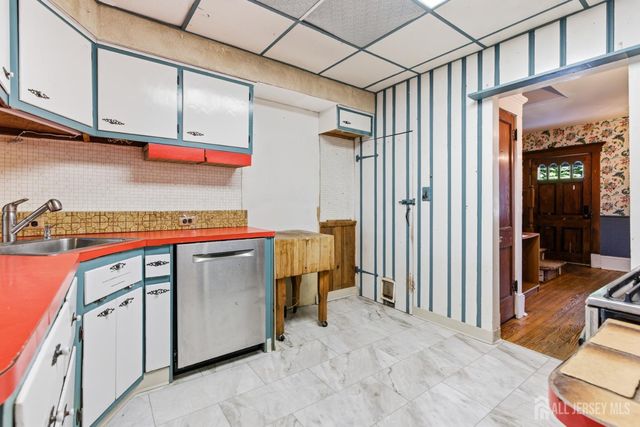 2 Claremont Avenue, South River, NJ 08882