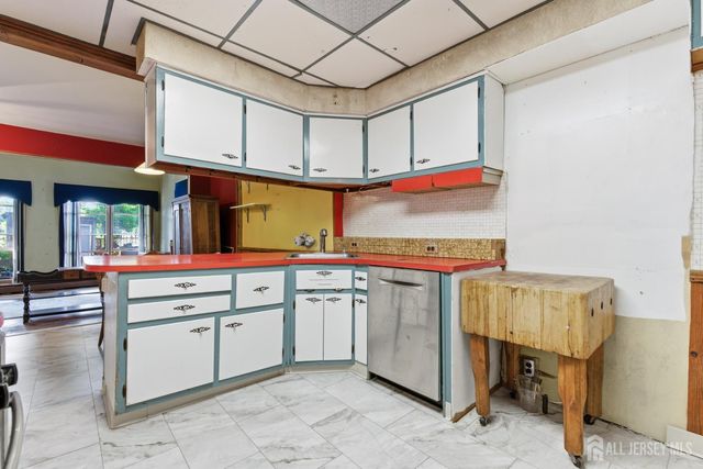 2 Claremont Avenue, South River, NJ 08882