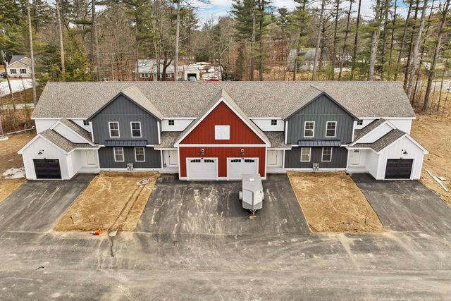 17D Mustang Dr, Litchfield, NH 03052