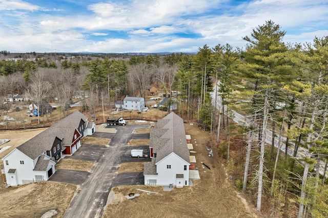 17D Mustang Dr, Litchfield, NH 03052