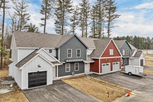17D Mustang Dr, Litchfield, NH 03052