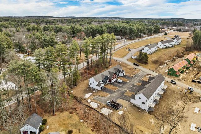 17D Mustang Dr, Litchfield, NH 03052