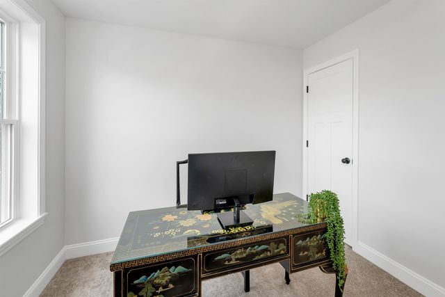17D Mustang Dr, Litchfield, NH 03052