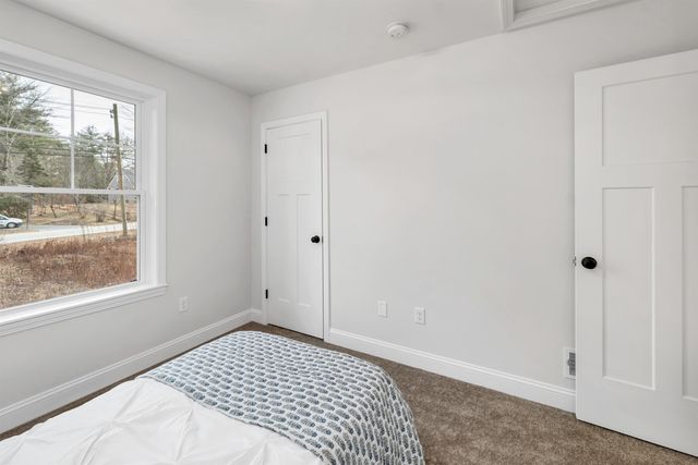 17D Mustang Dr, Litchfield, NH 03052