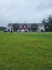 17D Mustang Dr, Litchfield, NH 03052