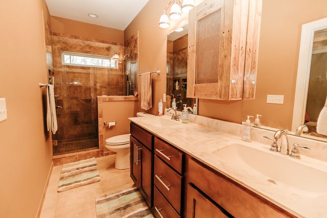 2590 Floyd Rd, Clarksville, TN 37042