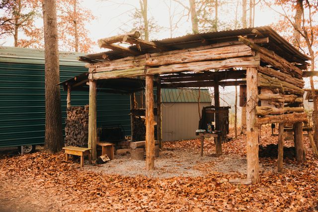 2590 Floyd Rd, Clarksville, TN 37042