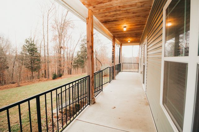 2590 Floyd Rd, Clarksville, TN 37042