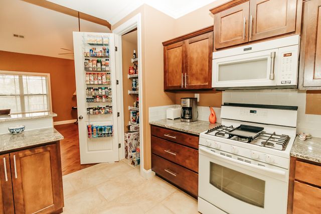 2590 Floyd Rd, Clarksville, TN 37042