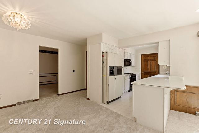 3198 Columbine Drive, Saginaw, MI 48603