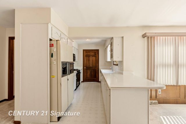 3198 Columbine Drive, Saginaw, MI 48603