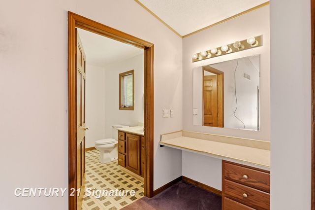3198 Columbine Drive, Saginaw, MI 48603