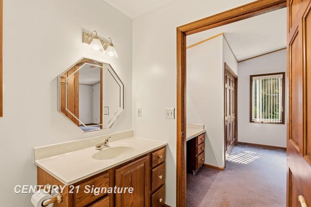 3198 Columbine Drive, Saginaw, MI 48603