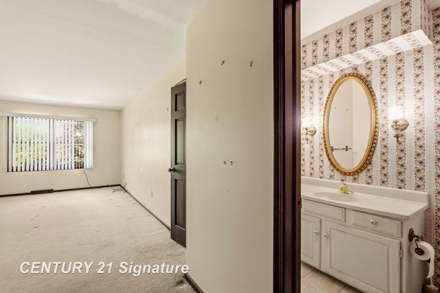 3198 Columbine Drive, Saginaw, MI 48603
